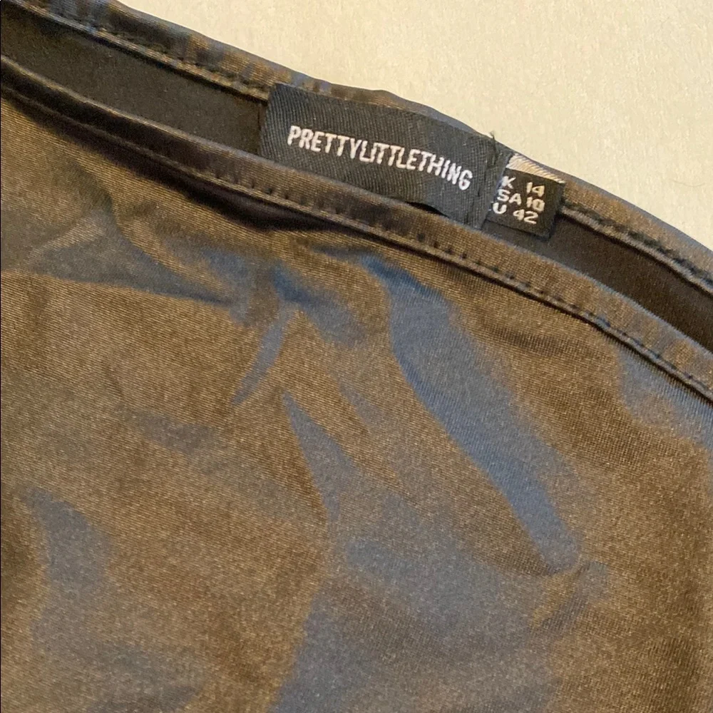 PrettyLittleThing chic black